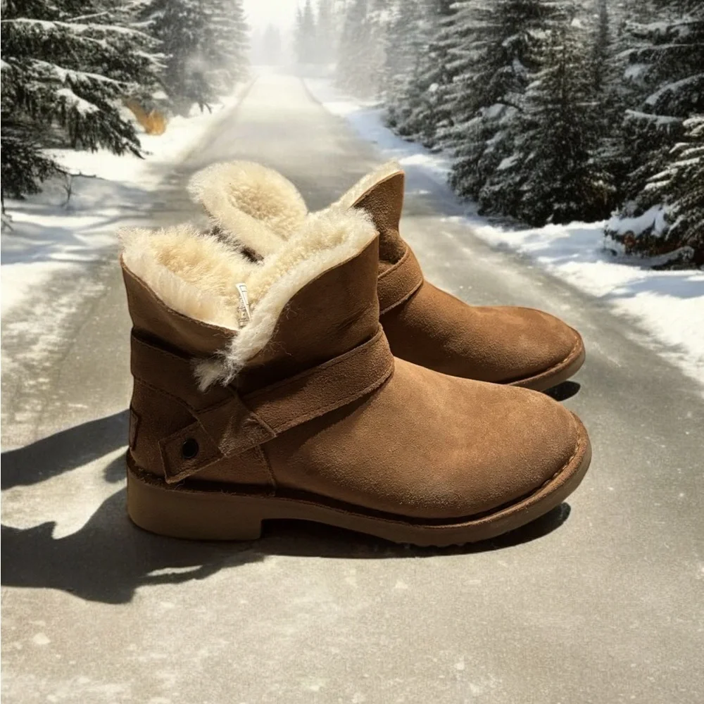 UGG Zariyah Water Repellent Tan Suede Ankle Boots.